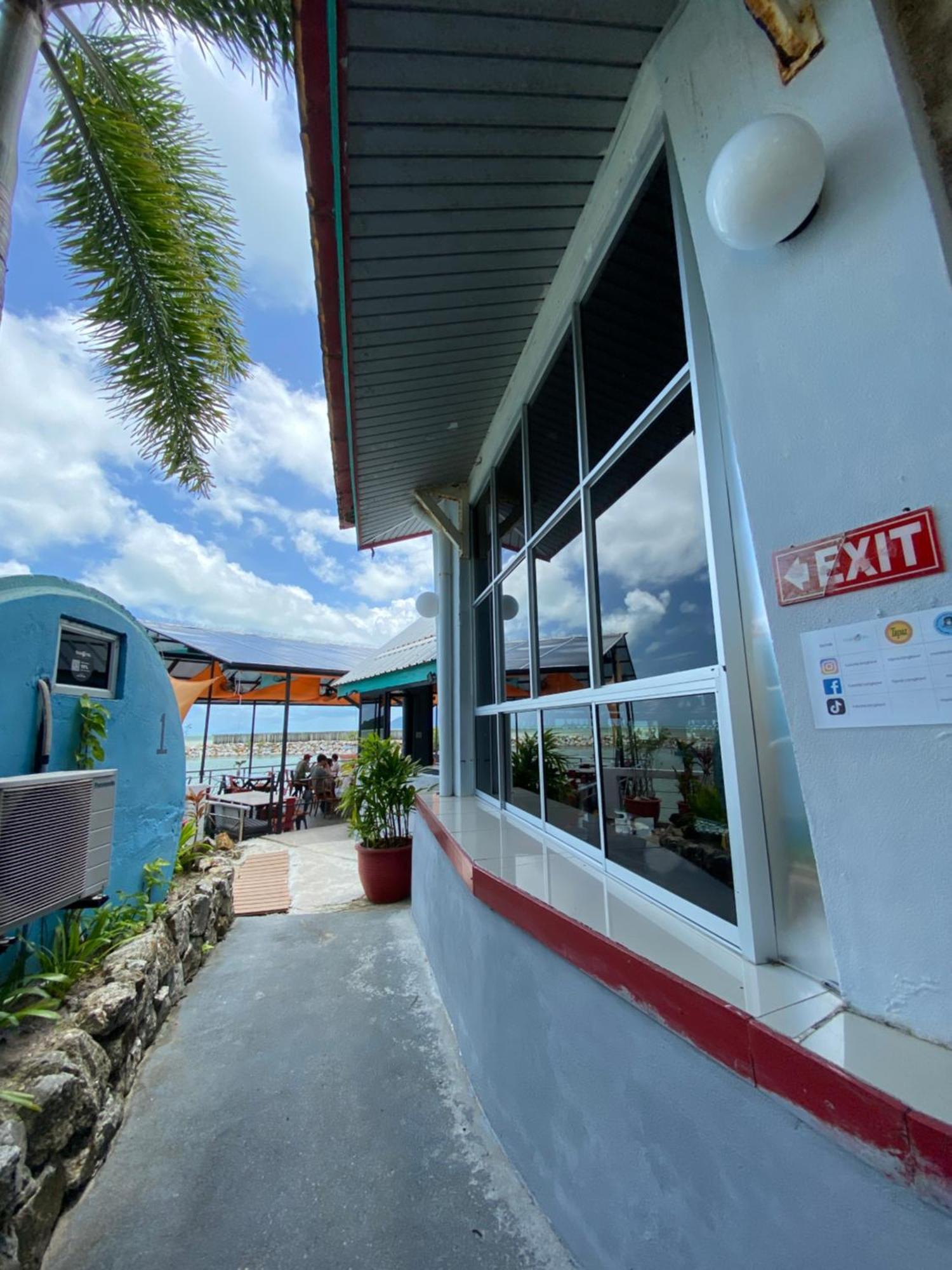 Tubotel Pantai Cenang  Bagian luar foto